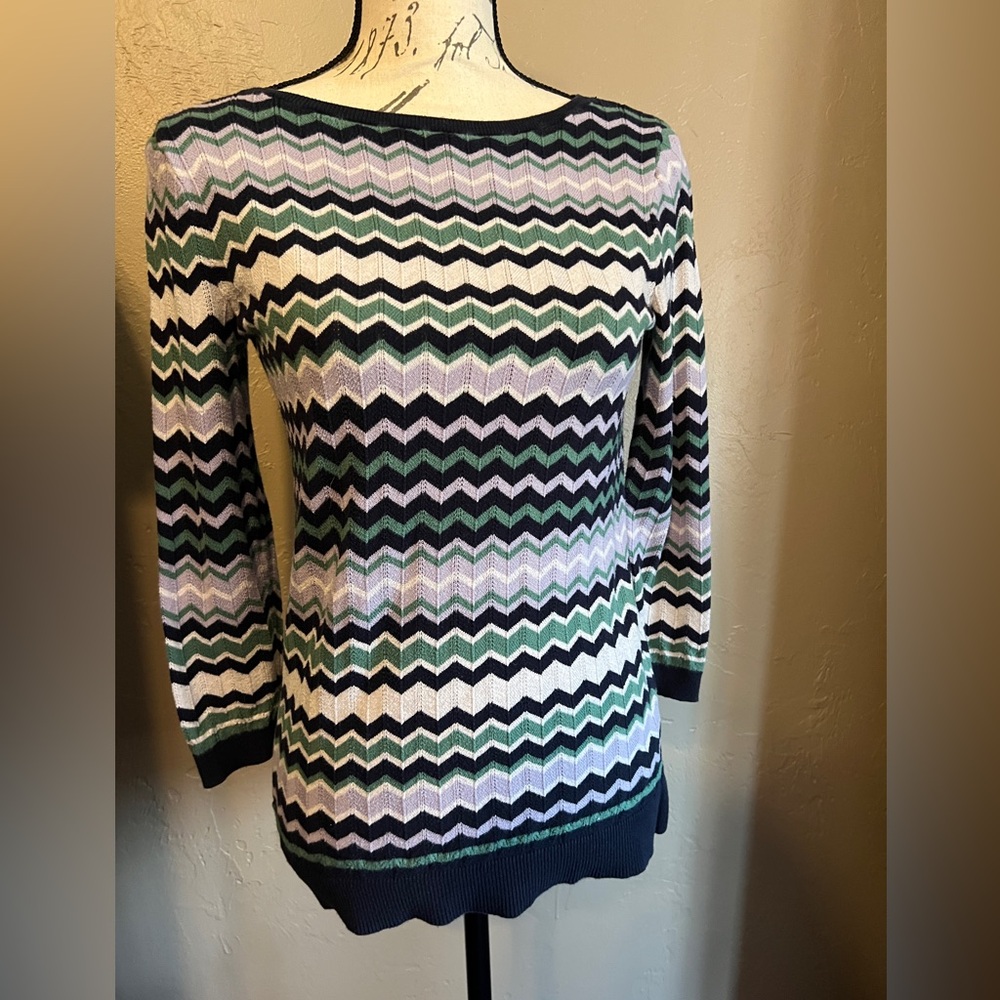 Chevron Pattern Sweater in Black, Green, and White